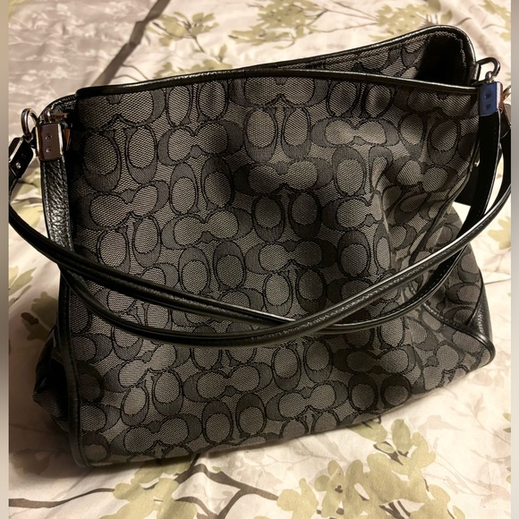 Coach Handbags - Coach shoulder bag